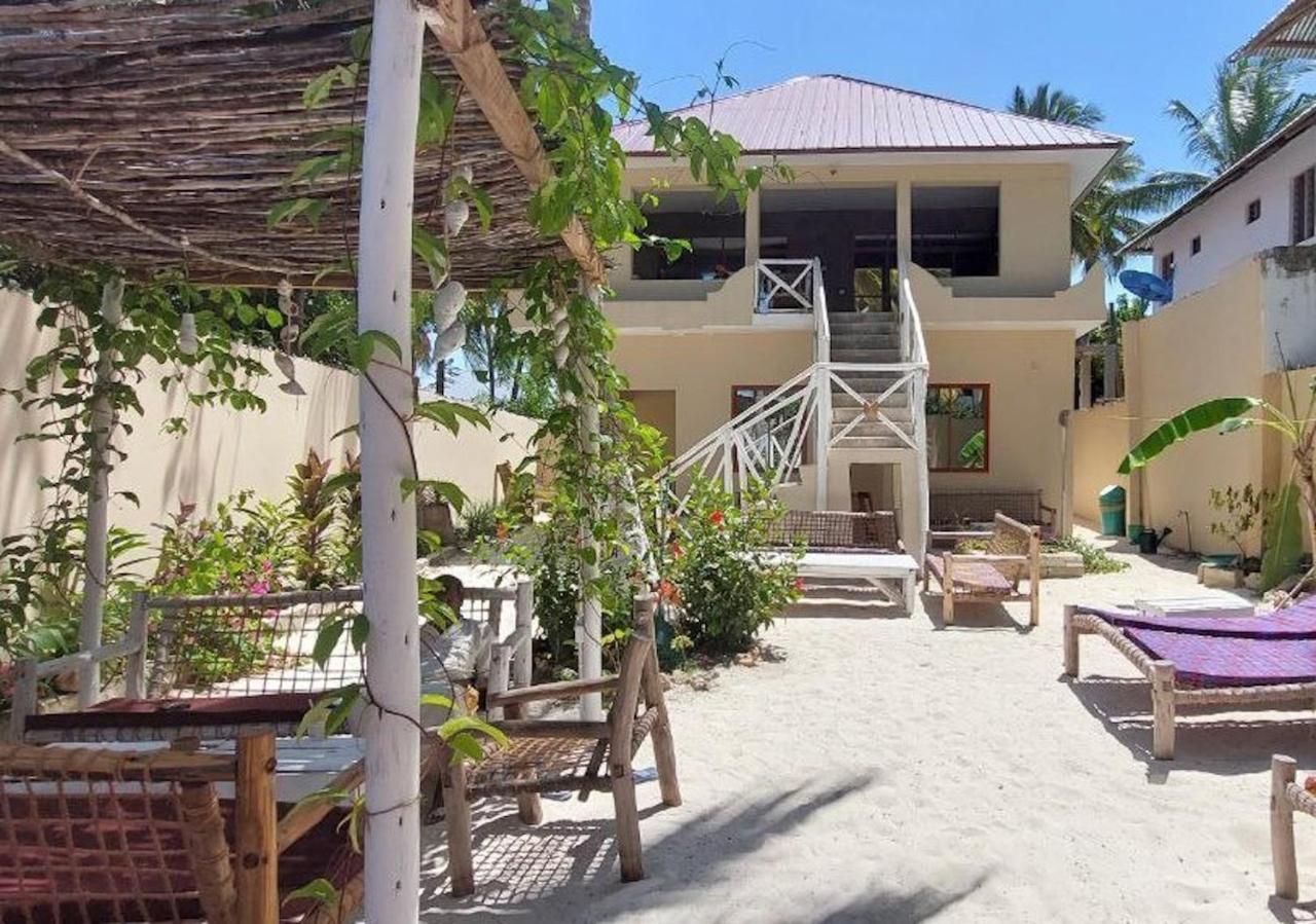 Freshi Residence Джамбиани Екстериор снимка